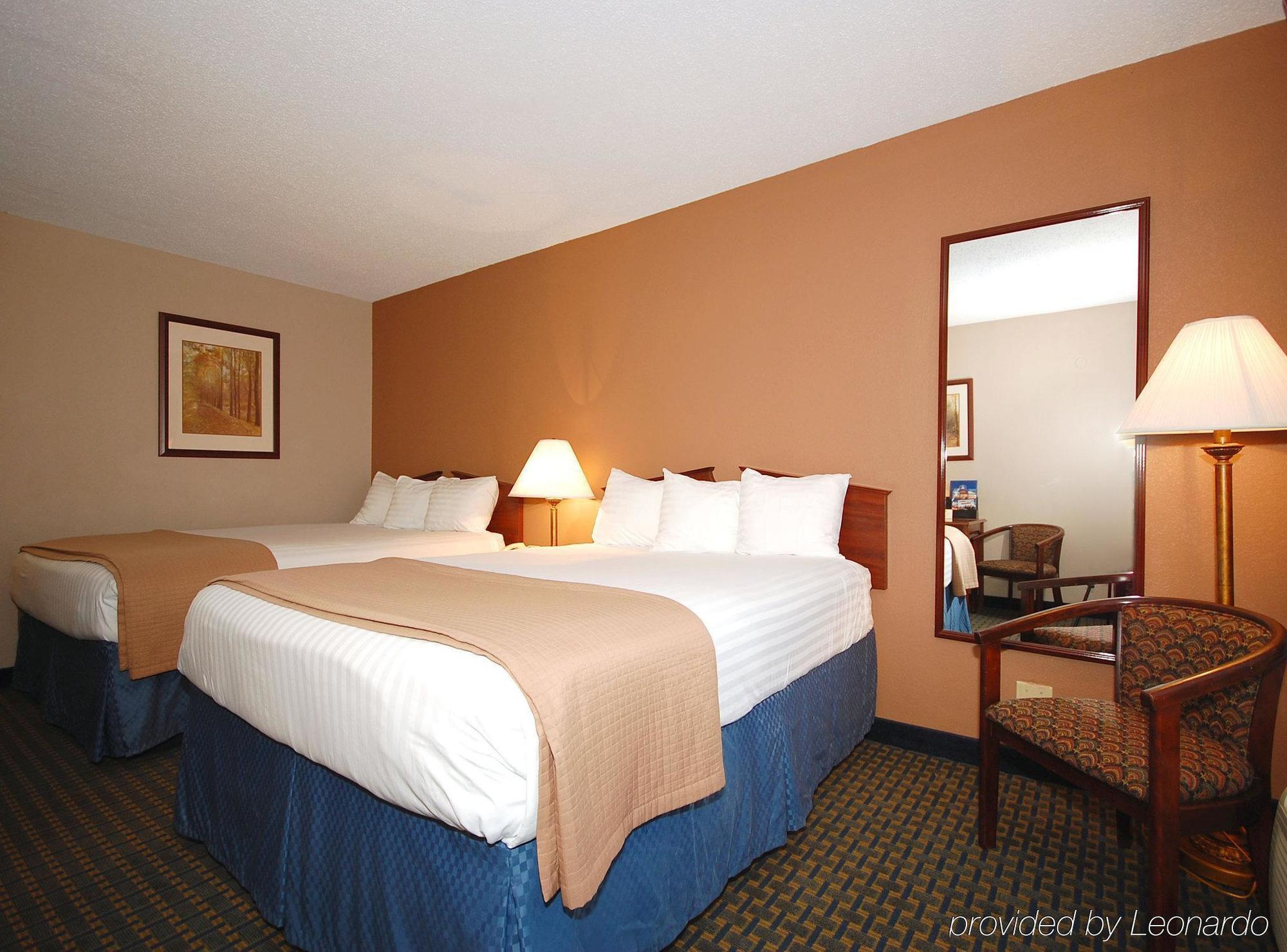 Magnuson Hotel Red Baron Garden City Kamer foto