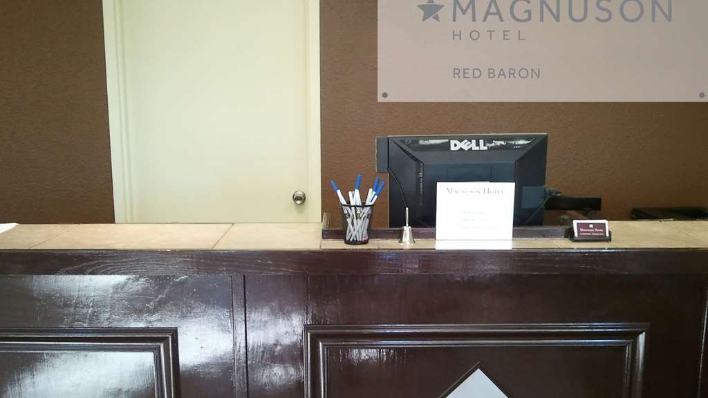 Magnuson Hotel Red Baron Garden City Interieur foto